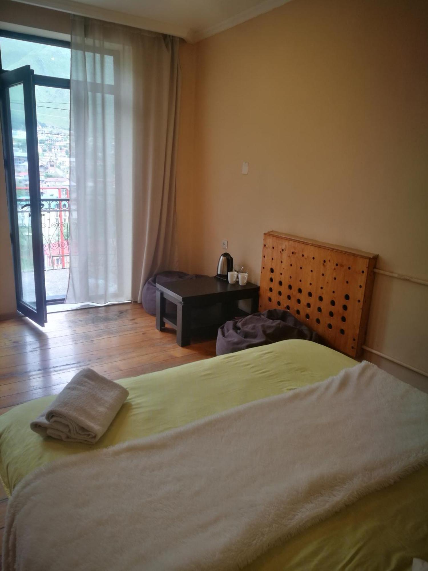 Belas Guesthouse Kazbegi Exterior foto
