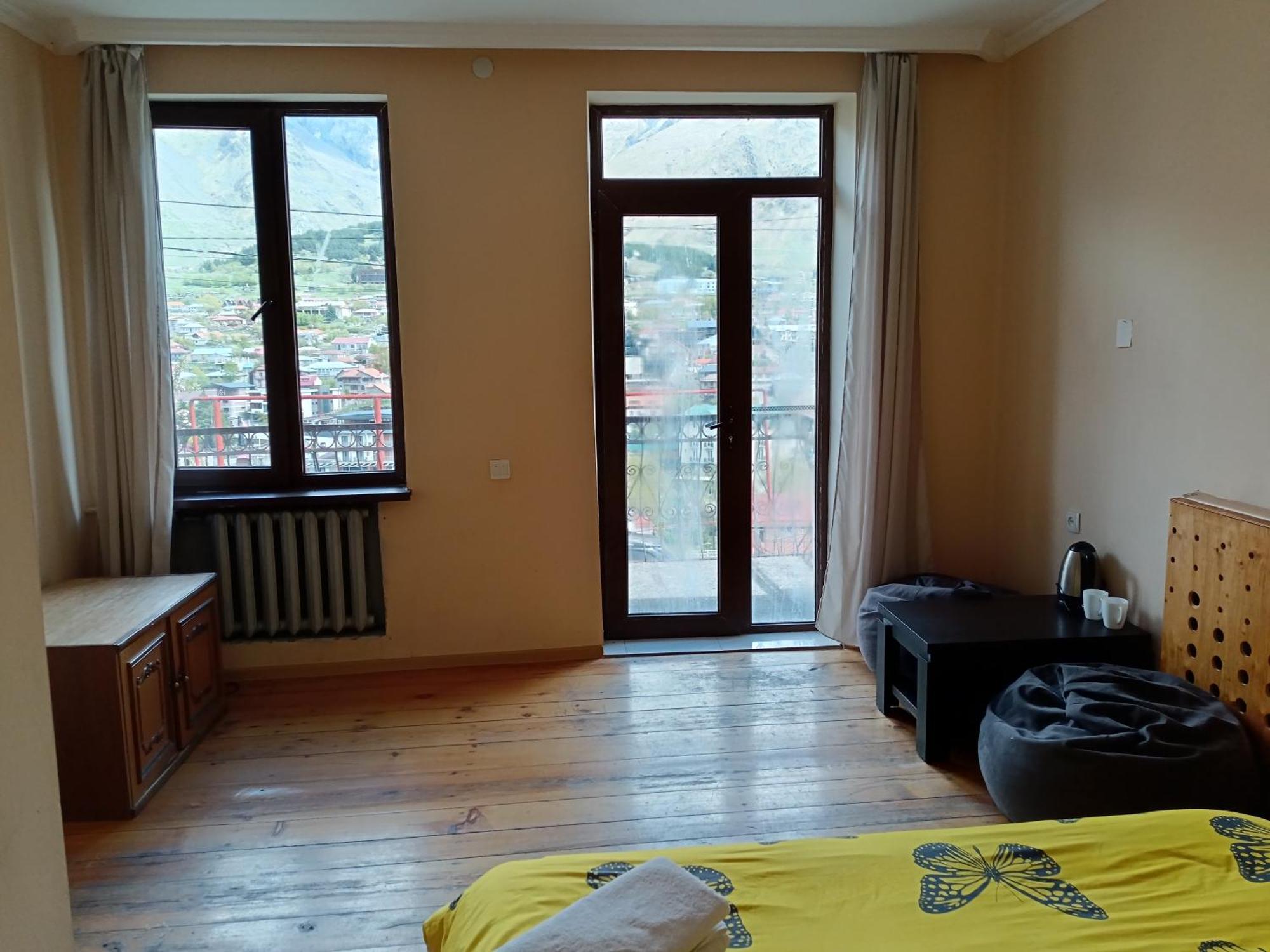 Belas Guesthouse Kazbegi Exterior foto